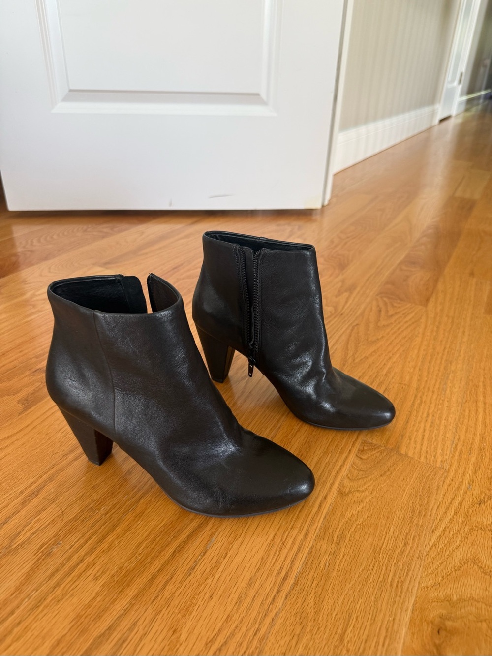 Lucky Brand Black Pointed Toe Leather Ankle Booties